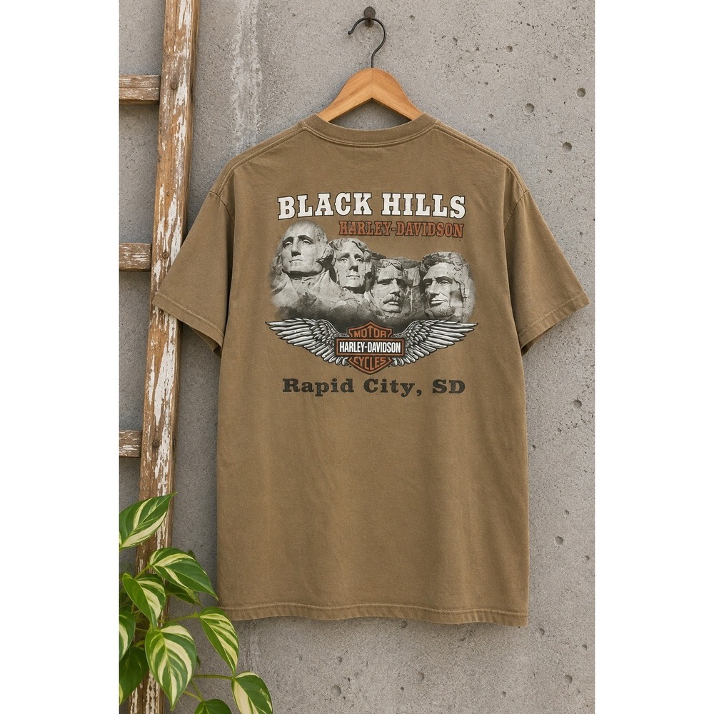 Harley Davidson Sturgis 2006 T-Shirt Mens L Tan Black Hills Mount Rushmore Biker